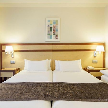 Ilunion Pio XII Hotel Madrid Bilik gambar
