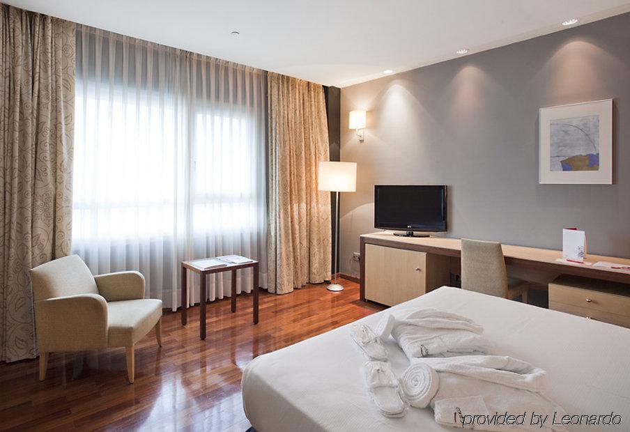 Ilunion Pio XII Hotel Madrid Bilik gambar