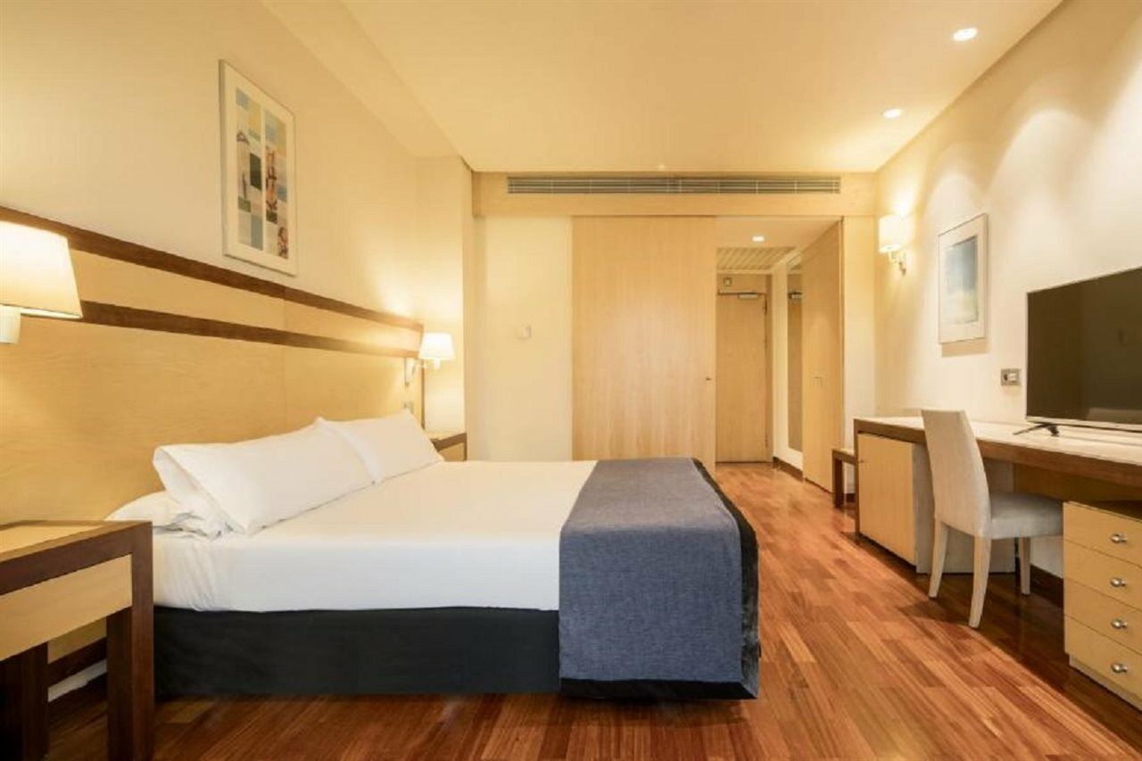 Ilunion Pio XII Hotel Madrid Luaran gambar